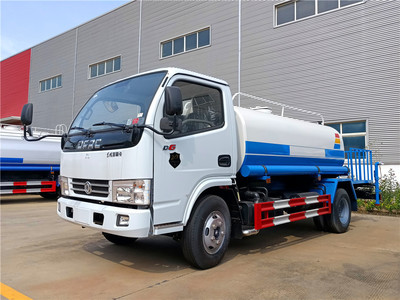 東風145綠化灑水車 多功能環(huán)保利器在建設與綠化中的應用